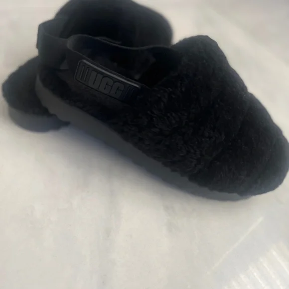 Womens Ugg slippers - Picture 6 of 12